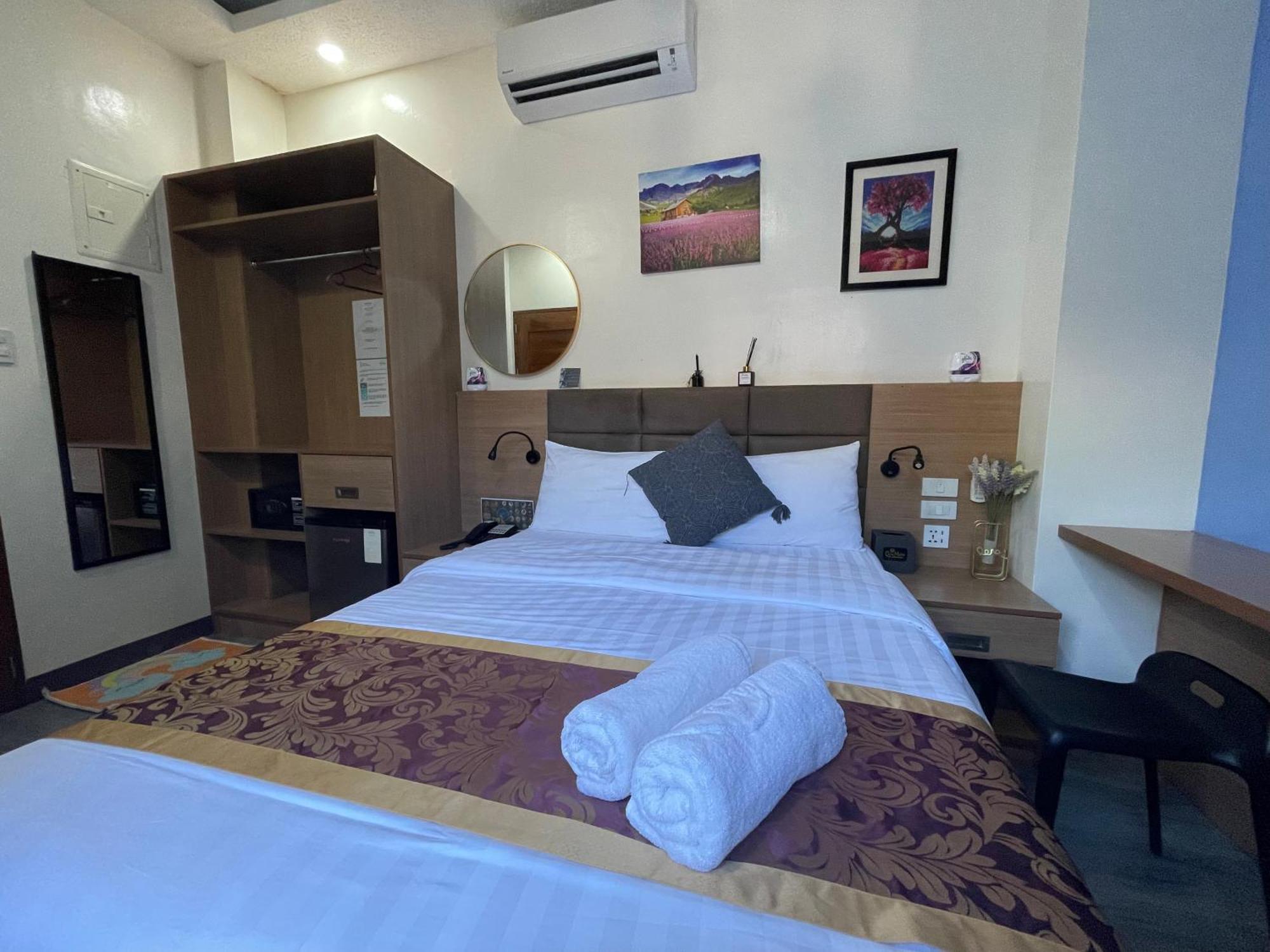 Casa Marco Suites Puerto Galera Powered By Cocotel Экстерьер фото