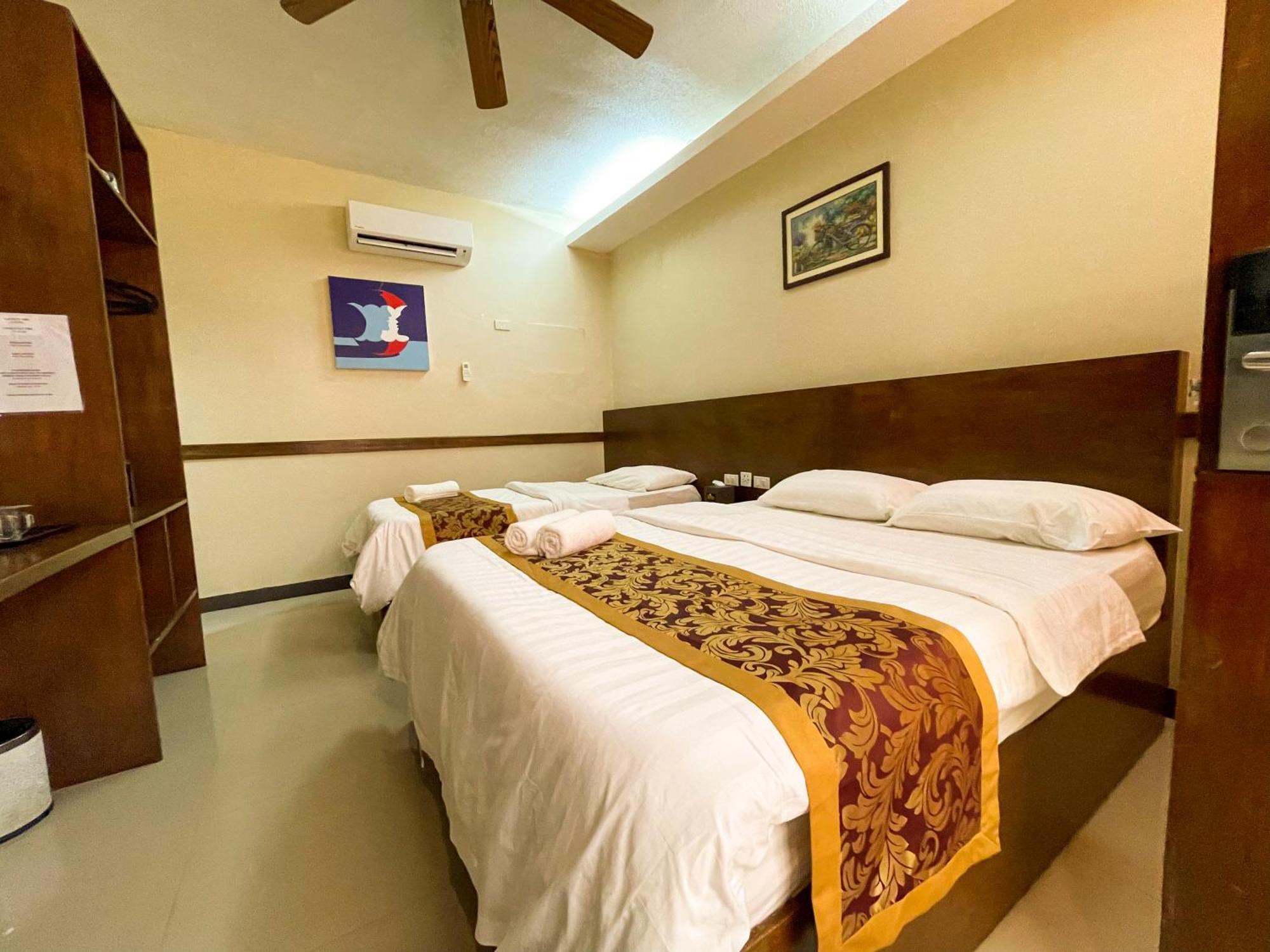 Casa Marco Suites Puerto Galera Powered By Cocotel Экстерьер фото
