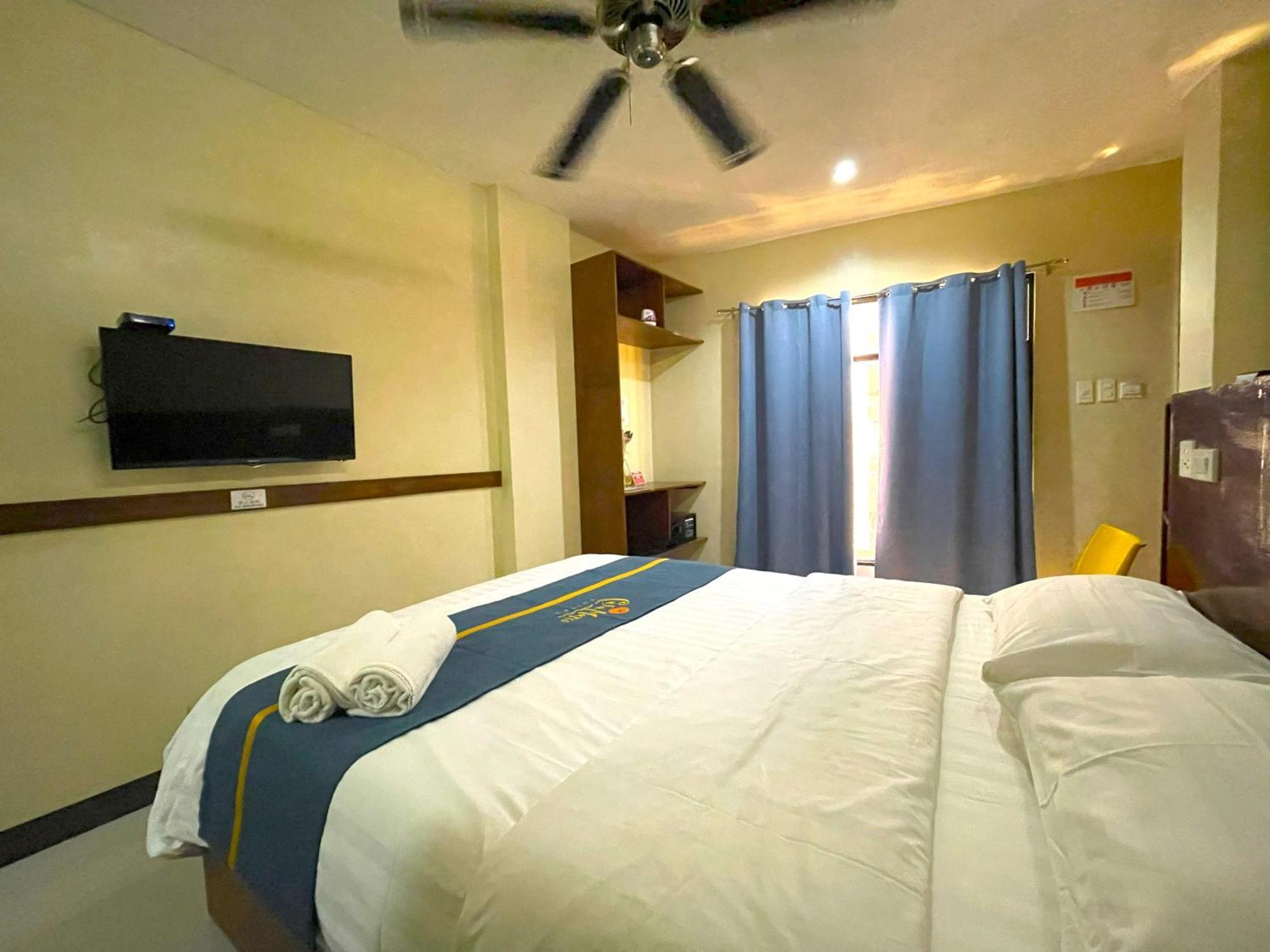 Casa Marco Suites Puerto Galera Powered By Cocotel Экстерьер фото