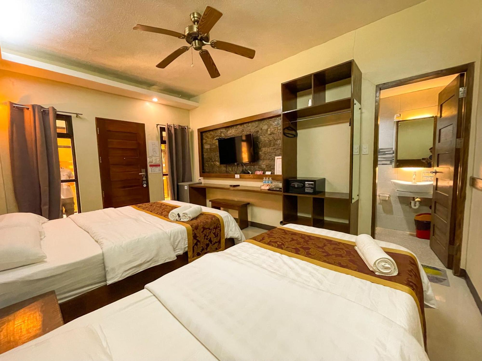 Casa Marco Suites Puerto Galera Powered By Cocotel Экстерьер фото